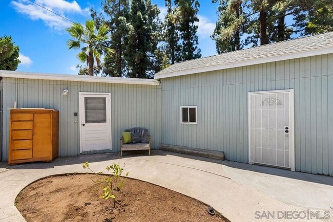 property at 10119 Grandview Dr