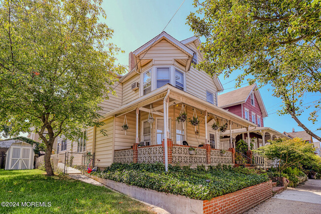 96 Cookman Ave in Ocean Grove, NJ - Building Photo - Building Photo