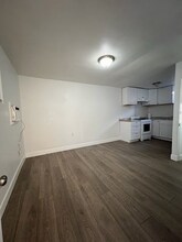 2031 4th St, Unit Studio in Wasco, CA - Foto de edificio - Building Photo