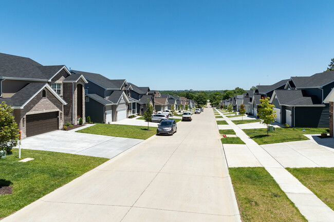 Celtic Meadows in Manchester, MO - Building Photo - Building Photo