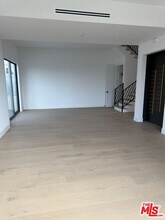 3846 Bentley Ave in Culver City, CA - Foto de edificio - Building Photo