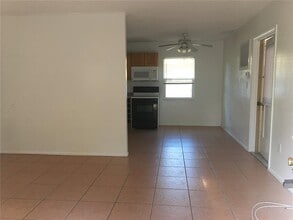 815 Margo St in Tarpon Springs, FL - Building Photo - Building Photo