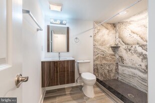 1423 N 8th St in Philadelphia, PA - Building Photo