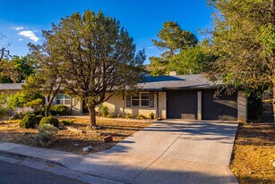 3008 Matador Dr NE in Albuquerque, NM - Building Photo
