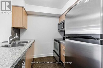 16 Harrison Garden Blvd in Toronto, ON - Building Photo - Building Photo