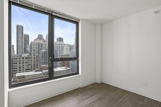 187 W Superior St in Chicago, IL - Building Photo - Building Photo