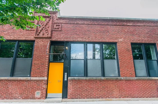 property at 3312 N Ravenswood Ave