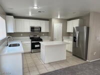 7304 High Cascade Ave in Las Vegas, NV - Building Photo - Building Photo