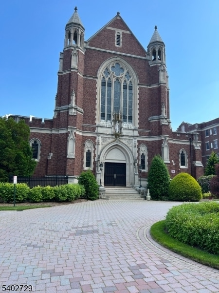 5401 Rio Vista Dr in Mahwah, NJ - Building Photo - Building Photo