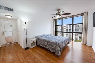 17011 N Bay Rd in Sunny Isles Beach, FL - Building Photo - Building Photo