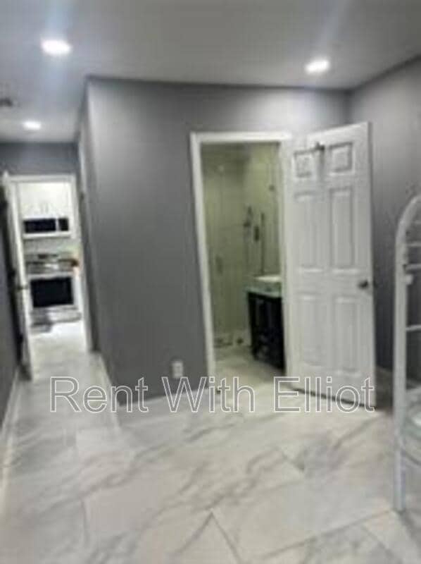 2218 Roosevelt St in Hollywood, FL - Building Photo - Building Photo