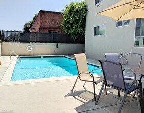 El Molino South in Pasadena, CA - Foto de edificio - Building Photo