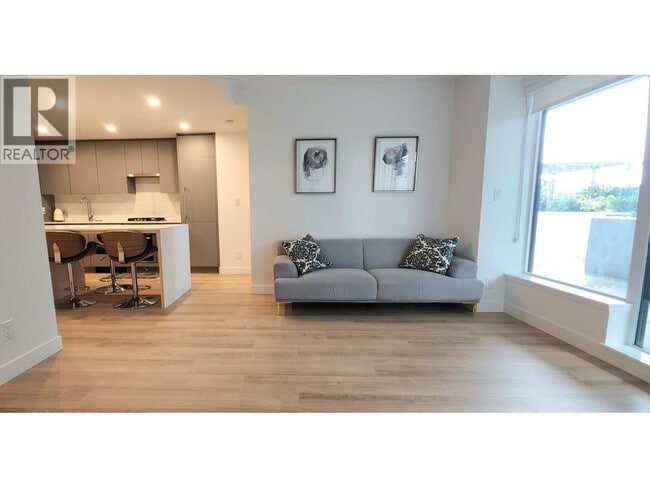 5520 McNaughton Rd in Richmond, BC - Building Photo - Building Photo