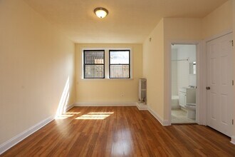 1742 N Humboldt Blvd, Unit 701 in Chicago, IL - Foto de edificio - Building Photo