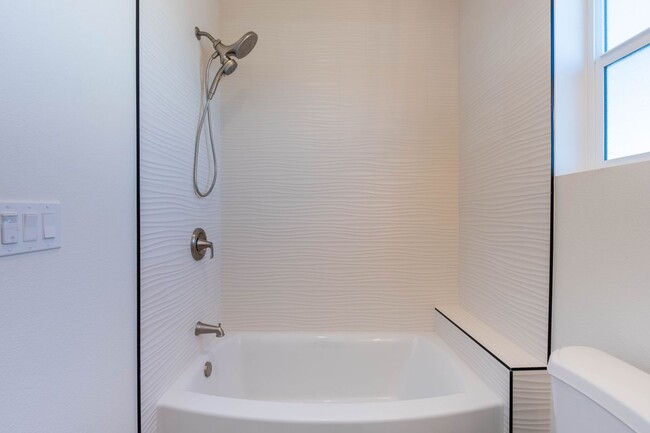 12693 Amethyst Rd in Victorville, CA - Building Photo - Building Photo