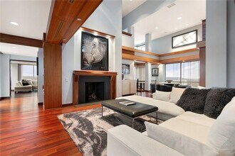 5 W Mountain St in Fayetteville, AR - Building Photo - Building Photo