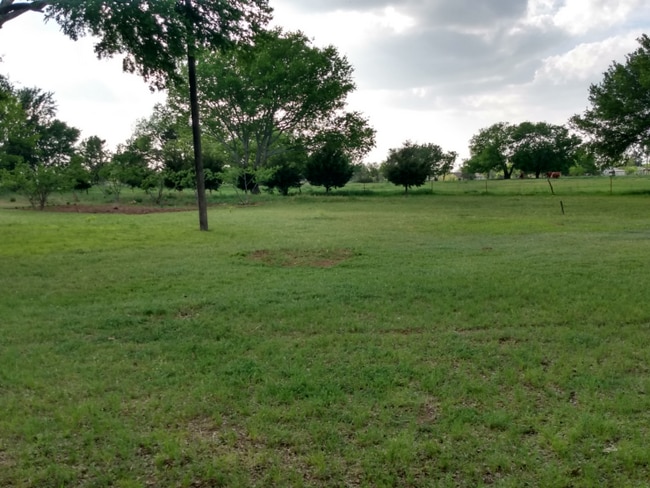 911 Proctor Ln in Sunset, TX - Building Photo - Building Photo