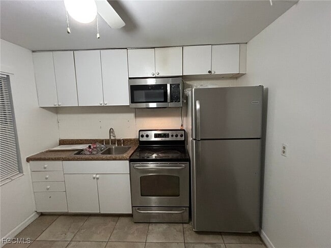 2629 Midway Ave in Ft. Myers, FL - Building Photo - Building Photo