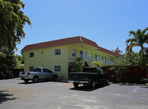 1125 NE 16th Pl in Fort Lauderdale, FL - Building Photo - Building Photo