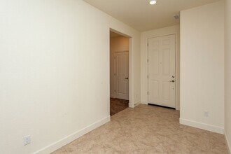 2032 Frst Grv Ln in Sparks, NV - Building Photo - Building Photo