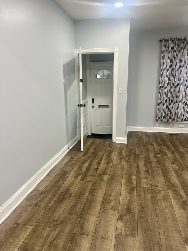 2431 McElderry St in Baltimore, MD - Building Photo - Building Photo