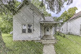 628 W Memorial Dr in Muncie, IN - Building Photo