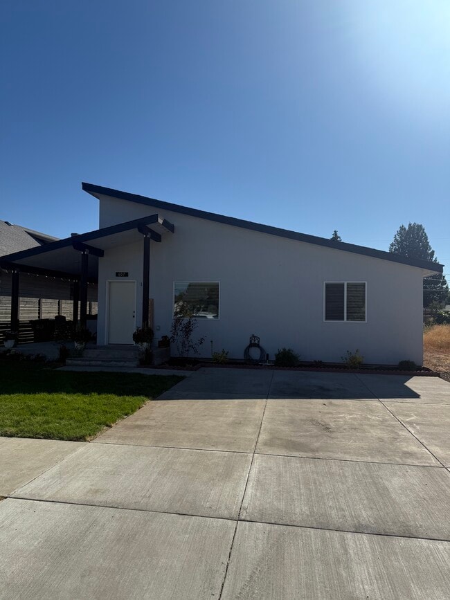 607 Pleasant Ave, Unit #1 in Yakima, WA - Building Photo - Building Photo