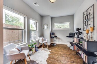 4222 Roseland Ave in Dallas, TX - Building Photo - Building Photo