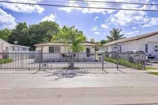 3520 SW 88th Pl in Miami, FL - Building Photo