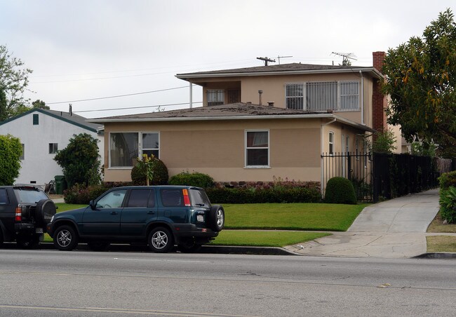 836 Centinela Ave in Inglewood, CA - Foto de edificio - Building Photo