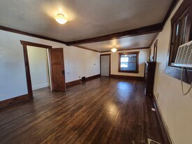 2708 Mondamin Ave in Des Moines, IA - Building Photo