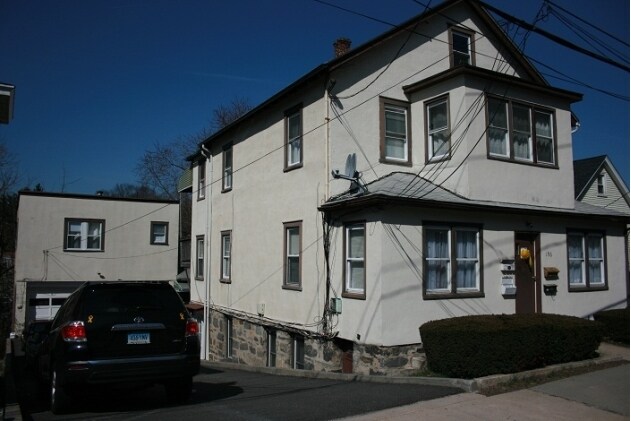 196 N Water St in Greenwich, CT - Building Photo