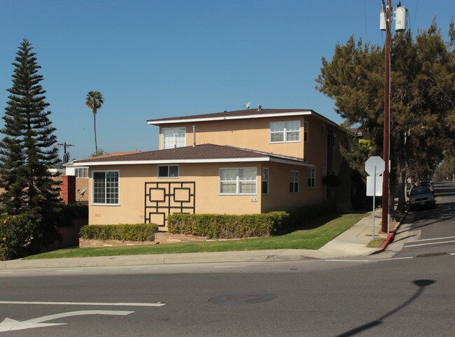 829 Ocean Park Blvd in Santa Monica, CA - Building Photo - Building Photo