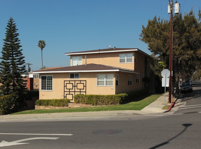 829 Ocean Park Blvd in Santa Monica, CA - Foto de edificio - Building Photo