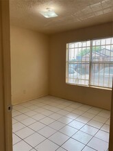 12631 Veterans Memorial Dr-Unit -B in Houston, TX - Building Photo - Building Photo