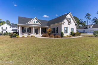 501 Crown Pointe Dr in Hampstead, NC - Building Photo - Building Photo