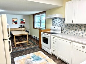 317 N Wasson Ln, Unit B in River Falls, WI - Building Photo - Building Photo