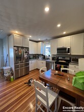 305 Highland Ave, Unit 3 in Somerville, MA - Building Photo - Building Photo