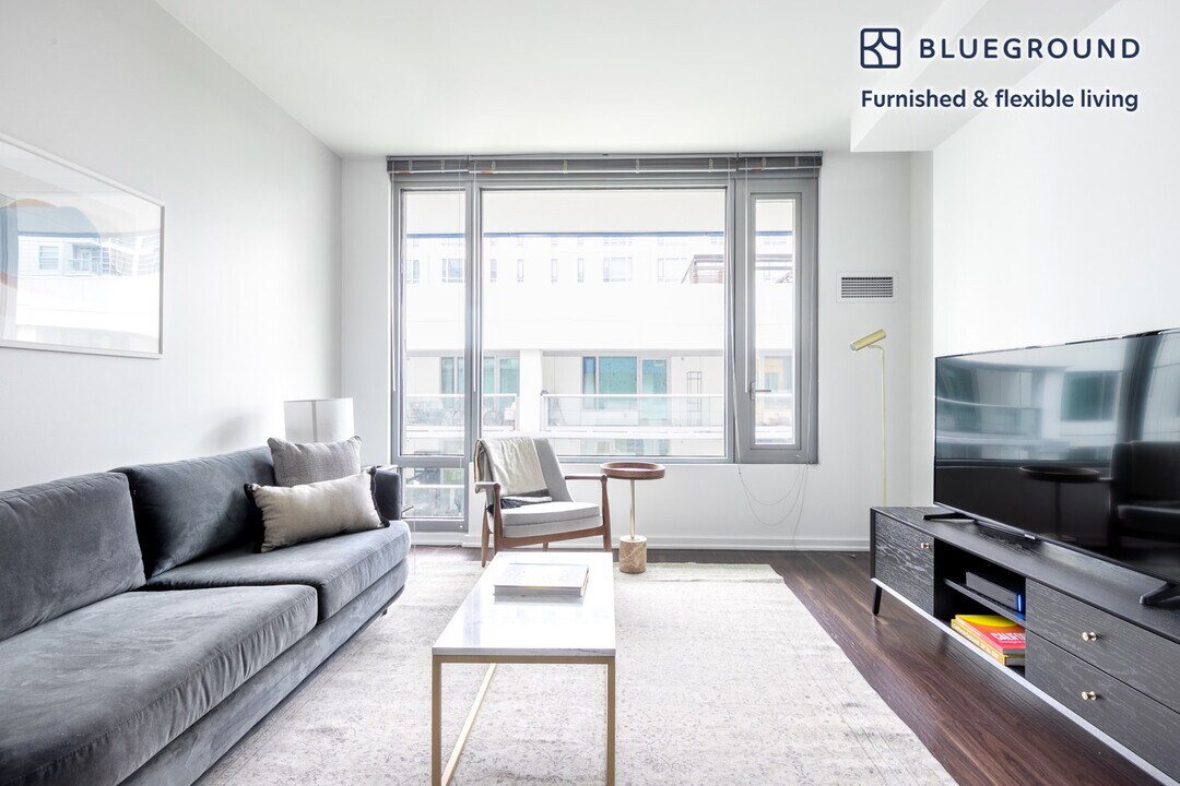 900 Folsom St, Unit FL4-ID331 in San Francisco, CA - Building Photo