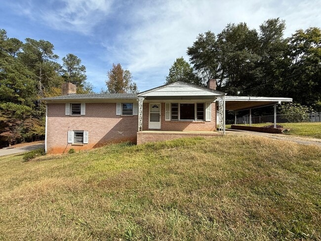 property at 1401 Lord Anson Dr