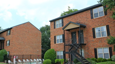 Waterford Place (Student Housing) in Athens, GA - Building Photo - Building Photo