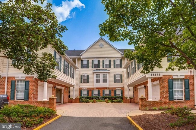 property at 25272 Riffleford Square