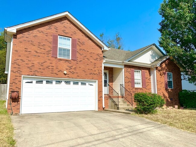1772 Ridge Runner Ct in Clarksville, TN - Building Photo - Building Photo
