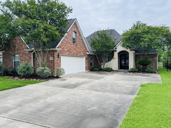 property at 4155 Pinehurst Dr
