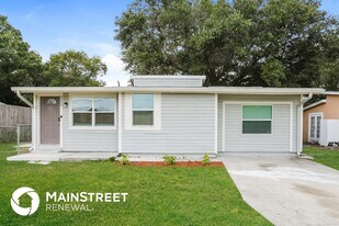 2428 S Maple Ave in Sanford, FL - Building Photo