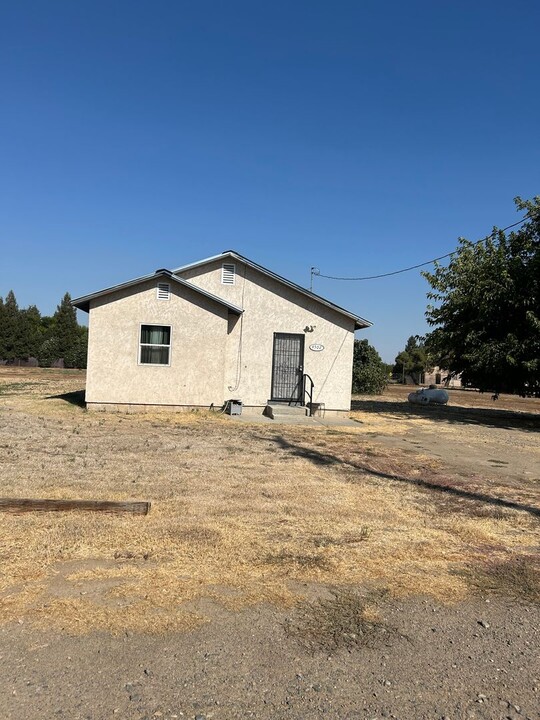 4502 CA-140 in Merced, CA - Building Photo