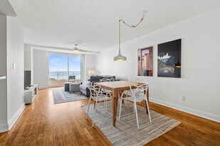 770 Claughton Island Dr, Unit 1010 in Miami, FL - Building Photo