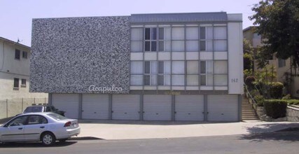 Acapulco Apartments in Redondo Beach, CA - Foto de edificio - Building Photo