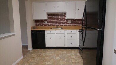 187 Farm Rd in Aberdeen, MD - Foto de edificio - Building Photo