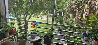 2649 NW 48th Terrace in Lauderdale Lakes, FL - Building Photo